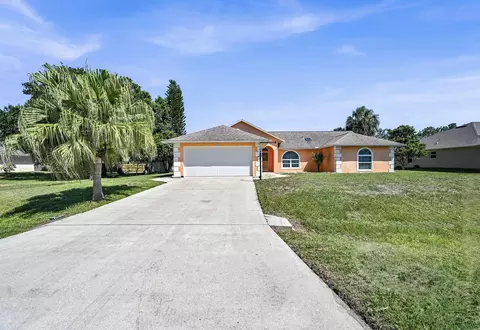 650 Helicon Ter, Sebastian, FL 32958