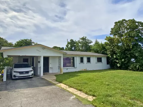 2894 SE 1st Pl, Boynton Beach, FL 33435