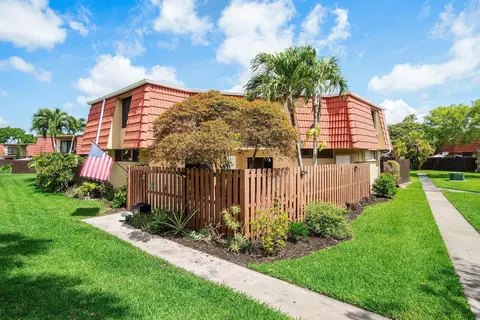 8122 Thames Blvd #C, Boca Raton, FL 33433
