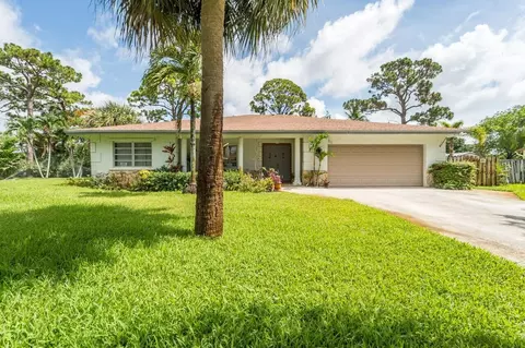 5423 Woodland Dr, Delray Beach, FL 33484