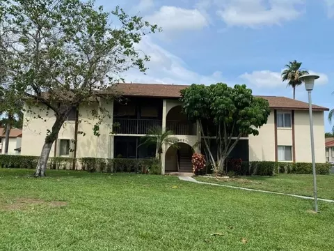 4999 Sable Pine Cir #D2, West Palm Beach, FL 33417