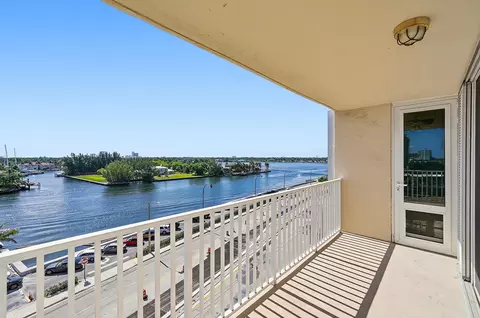 1401 S Ocean Dr #704, Hollywood, FL 33019