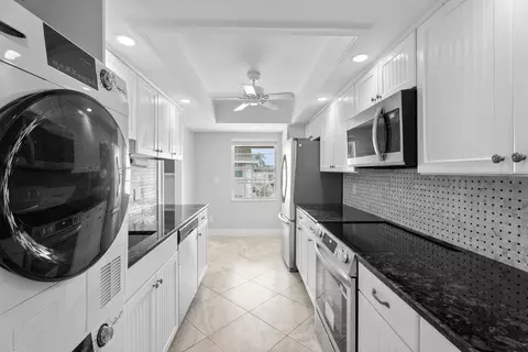 1166 6th Ave #A6, Vero Beach, FL 32960