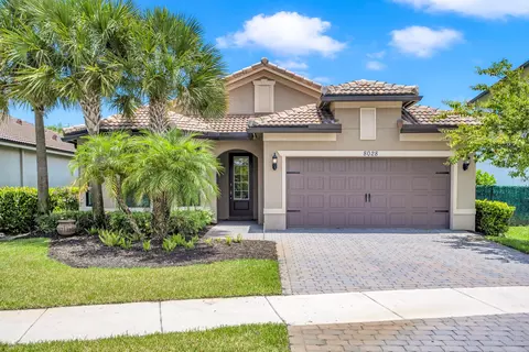 8028 NW 78th St N, Tamarac, FL 33321