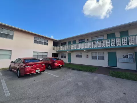 270 NE 40th St NE #26, Oakland Park, FL 33334