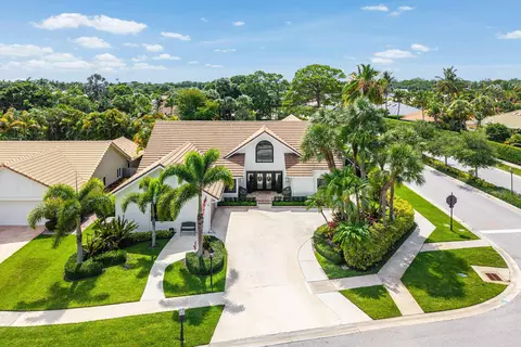 2707 Biarritz Dr, Palm Beach Gardens, FL 33410