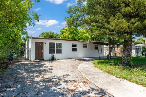 261 NE 22nd St, Pompano Beach, FL 33060