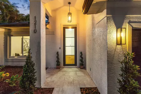 1210 Delray Lakes Dr, Delray Beach, FL 33444