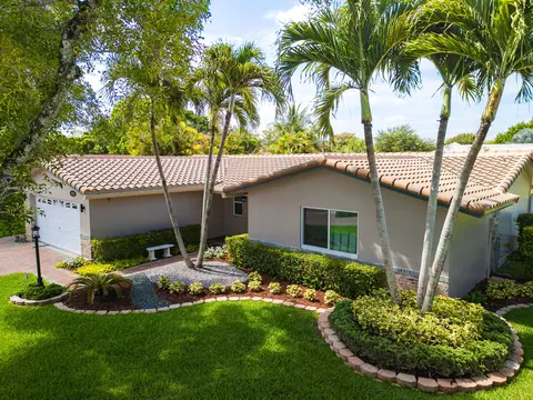 10670 NW 42nd Dr, Coral Springs, FL 33065