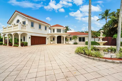1098 Spanish River Rd, Boca Raton, FL 33432