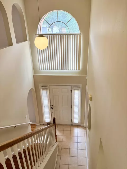 Entry Way - 2408 Sandridge Cir, Eustis, FL 32726 photo 4 of 6