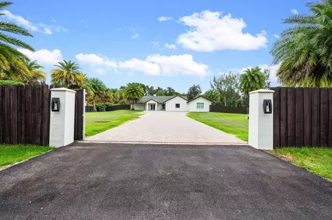 5700 SW 196th Ln, Southwest Ranches, FL 33332