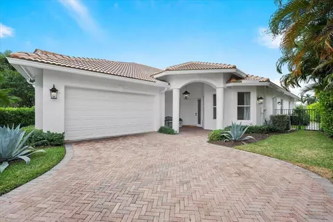 2951 Twin Oaks Way, Wellington, FL 33414