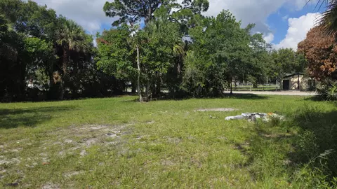 407 Dundas Ct, Fort Pierce, FL 34950
