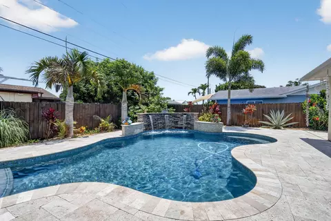 2843 Worcester Rd, Lake Worth, FL 33462