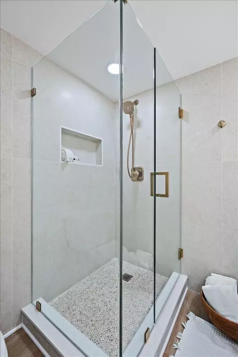 Bath - 2029 20th Ct, Jupiter, FL 33477 photo 6 of 8