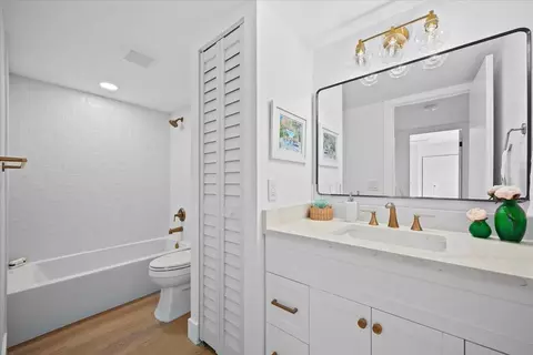 Bath - 2029 20th Ct, Jupiter, FL 33477 photo 7 of 8