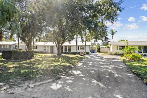 Exterior - 2446 SW Hideaway Ln, Stuart, FL 34994 photo 1 of 7