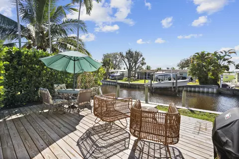 Exterior - 2446 SW Hideaway Ln, Stuart, FL 34994 photo 5 of 7