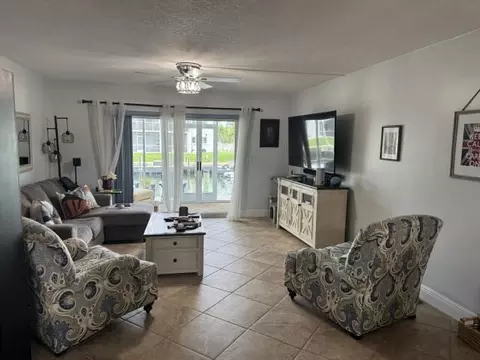 121 Wettaw Ln #115, North Palm Beach, FL 33408