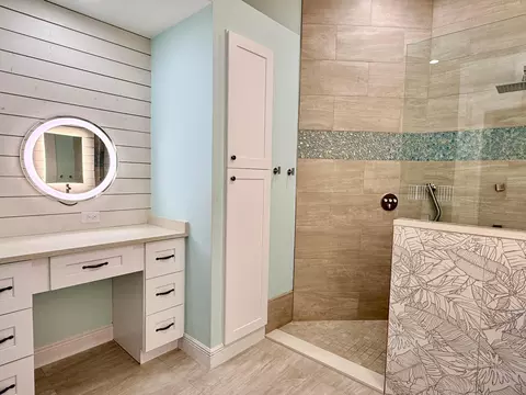 Bath - 198 Hampton Cir, Jupiter, FL 33458 photo 2 of 4