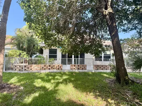 Exterior - 198 Hampton Cir, Jupiter, FL 33458 photo 2 of 5