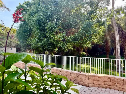 Exterior - 198 Hampton Cir, Jupiter, FL 33458 photo 4 of 5