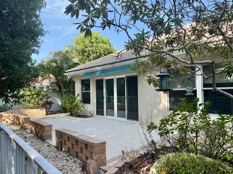 Exterior - 198 Hampton Cir, Jupiter, FL 33458 photo 3 of 5