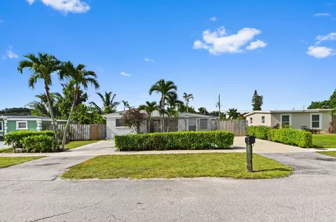 3892 Nowata Rd, Lake Worth, FL 33462