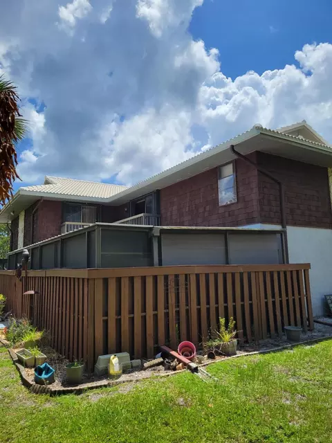 903 SE Camelot Gardens Blvd SE, Port Saint Lucie, FL 34952