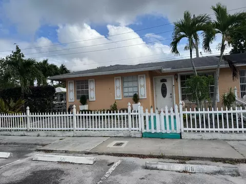 966 Sumter Rd E, West Palm Beach, FL 33415