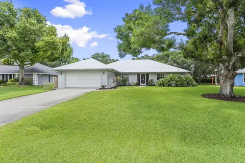 620 39th Ct SW, Vero Beach, FL 32968