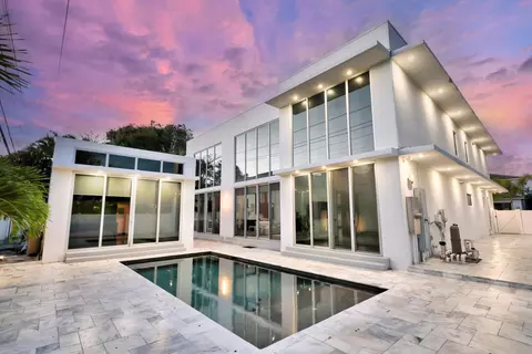 284 NE 7th St, Boca Raton, FL 33432