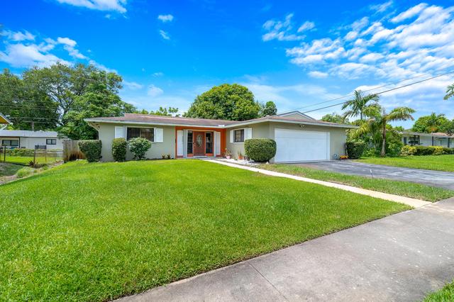 4460 NW 3rd Pl, Plantation, FL 33317