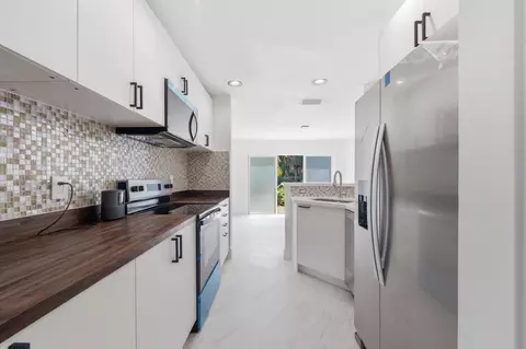 2824 NW 99th Ter, Sunrise, FL 33322