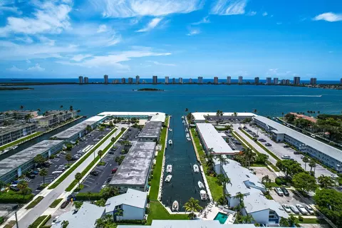 129 Lehane Ter #133, North Palm Beach, FL 33408