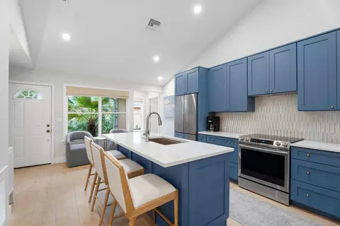 1374 Coral Park Ln #803, Vero Beach, FL 32963
