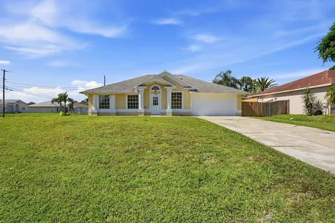 1202 SW Jacqueline Ave, Port Saint Lucie, FL 34953
