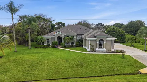 2598 SE Hamden Rd, Port Saint Lucie, FL 34952