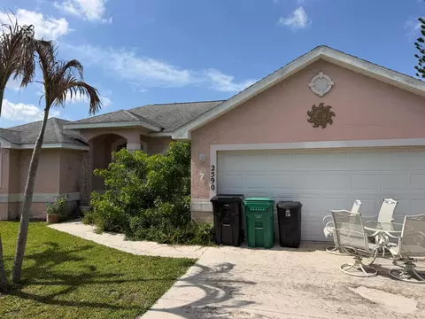 2590 SE South Blackwell Dr, Port Saint Lucie, FL 34952
