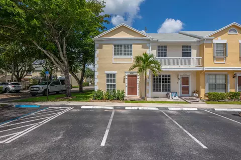 2900 Dorchester Ln #2900, Hollywood, FL 33026