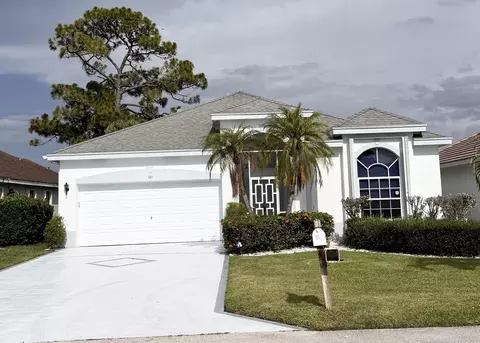 101 Meadowlands Dr, Royal Palm Beach, FL 33411