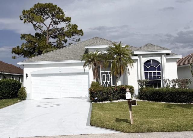 101 Meadowlands Dr, Royal Palm Beach, FL 33411