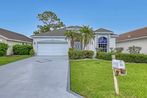 101 Meadowlands Dr, Royal Palm Beach, FL 33411