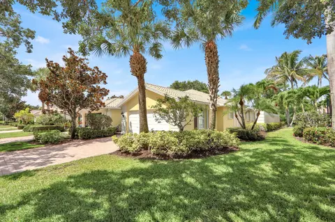 5181 Magnolia Bay Cir, Palm Beach Gardens, FL 33418
