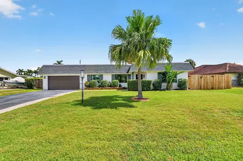 110 W Coconut Dr, Lake Worth, FL 33467
