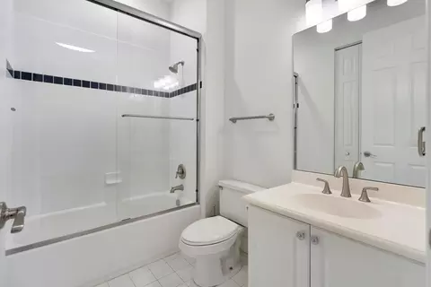 Bath - 4344 Main St, Jupiter, FL 33458 photo 7 of 8