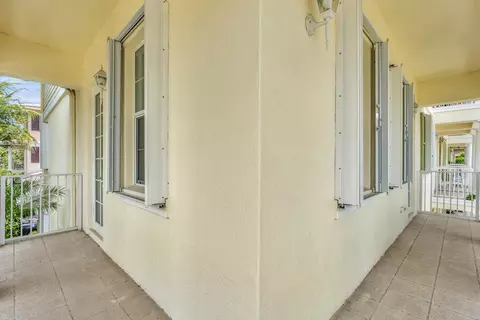 Exterior - 4344 Main St, Jupiter, FL 33458 photo 6 of 7