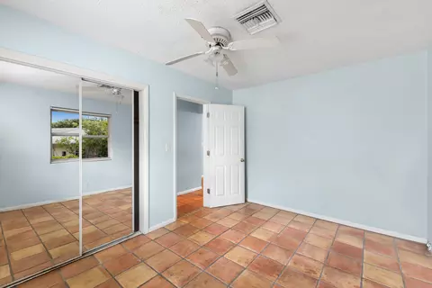Bedroom - 201 W Riverside Dr, Jupiter, FL 33469 photo 1 of 2