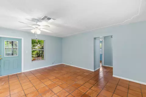 Living - 201 W Riverside Dr, Jupiter, FL 33469 photo 1 of 1
